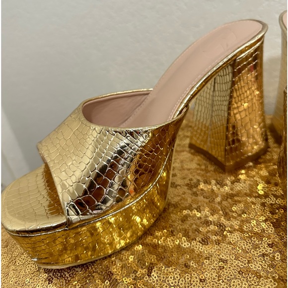 Gold Crocodile Embossed Chunky Platform Mules 4 inches size 40 - Picture 3 of 14